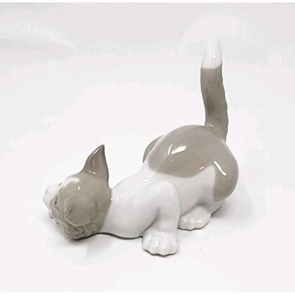 1981 Lladro Attentive Cat Kitty Porcelain Figurine Glossy Made in Spain 4